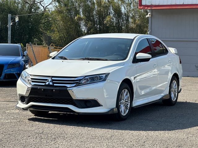超高CP值 GRAND LANCER 全車下巴套件 倒車顯影 恆溫空調 半數位儀表  第1張相片