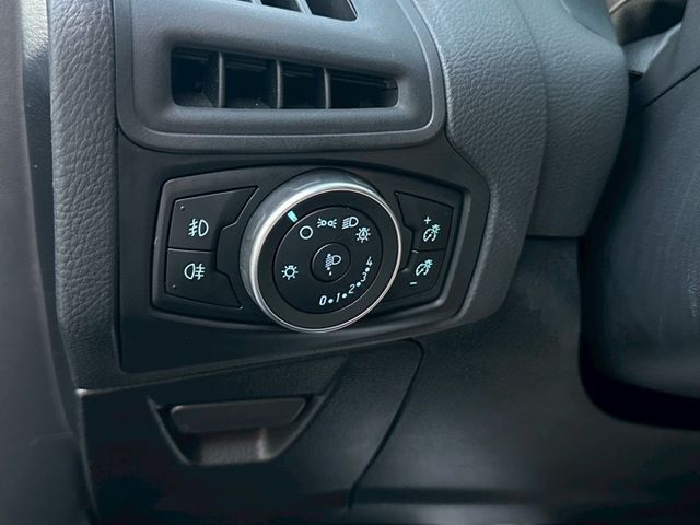 FOCUS 1.0T 年度稅金8千多 車況超優  第9張相片