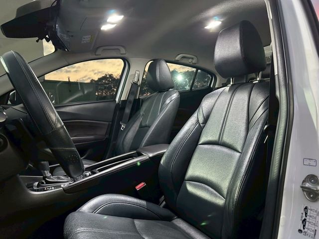 MAZDA3 魂動馬3 小改款 跑不多  第4張相片