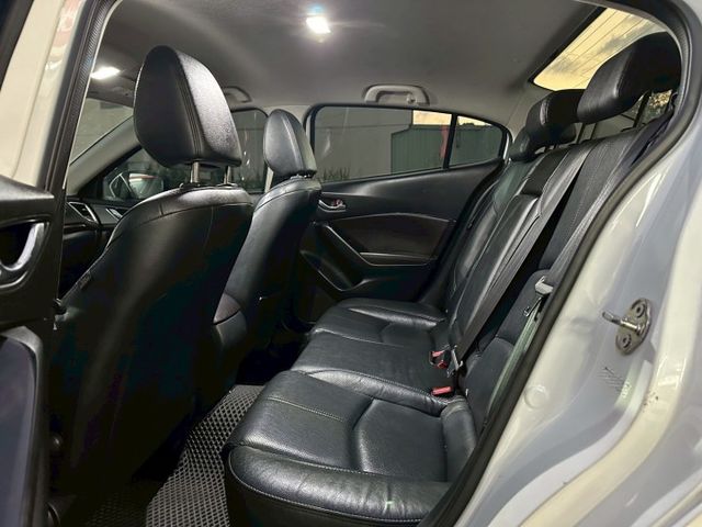 MAZDA3 魂動馬3 小改款 跑不多  第5張相片