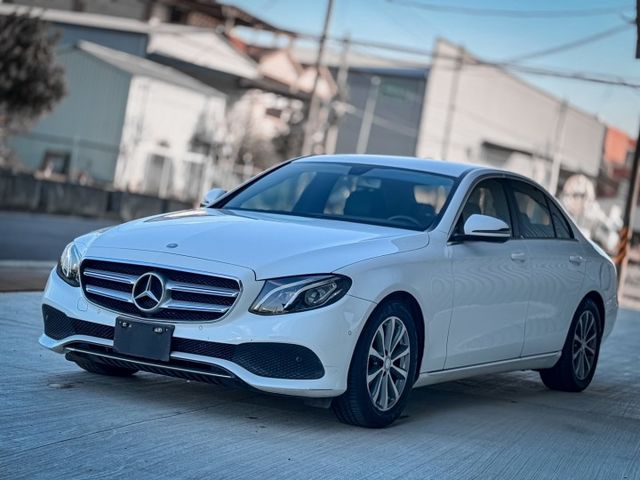 最便宜的W213 E220D LED頭燈、停車輔助、前後雷達、雙前電動記憶座椅、定速巡航、原廠氣氛燈、一鍵啟動、盲點偵測  第1張相片