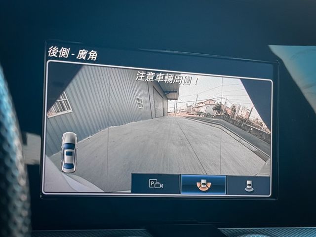 最便宜的W213 E220D LED頭燈、停車輔助、前後雷達、雙前電動記憶座椅、定速巡航、原廠氣氛燈、一鍵啟動、盲點偵測  第9張相片