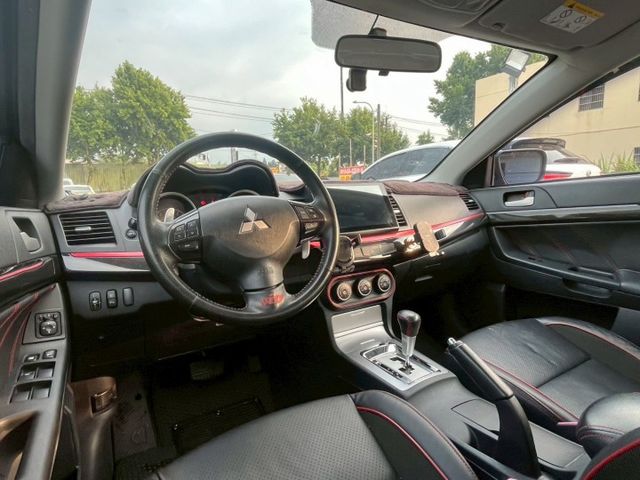 LANCER 1.8IO 矩陣樣式頭燈 安卓機  第4張相片