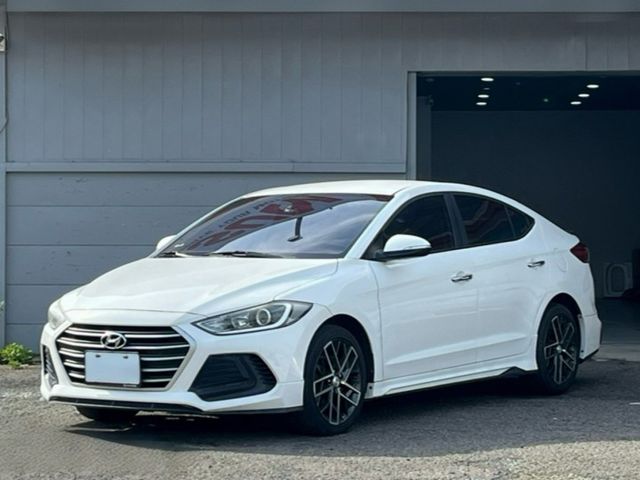 ELANTRA 超高CP值 升級全車空力套件/SPORT版鋁圈/M4樣式尾翼/安卓機  第1張相片