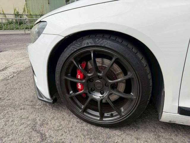 SCIROCCO 2.0 車況超優 ABT一階/AP卡鉗/鍛造鋁圈/排氣管/四條8成新胎  第3張相片