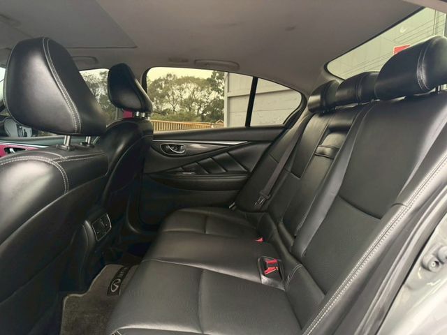 Q50 改鋁圈/可調避震/B牌前六後四卡鉗/閥門排氣/變形蟲方向盤/豎屏安卓機/空力套件/碳纖尾翼  第2張相片