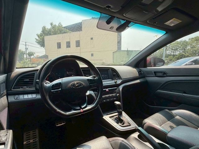 ELANTRA SPORT  第3張相片