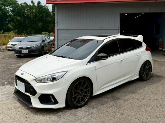 FOCUS 1.5T頂級 RS外觀(空力套件/鋁圈/尾翼)三環表 方向盤 超完整 跑少 原鈑件  第1張相片