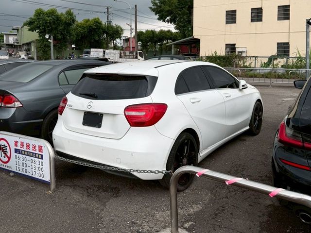 A180 駕駛電動椅/電折後視鏡  第2張相片