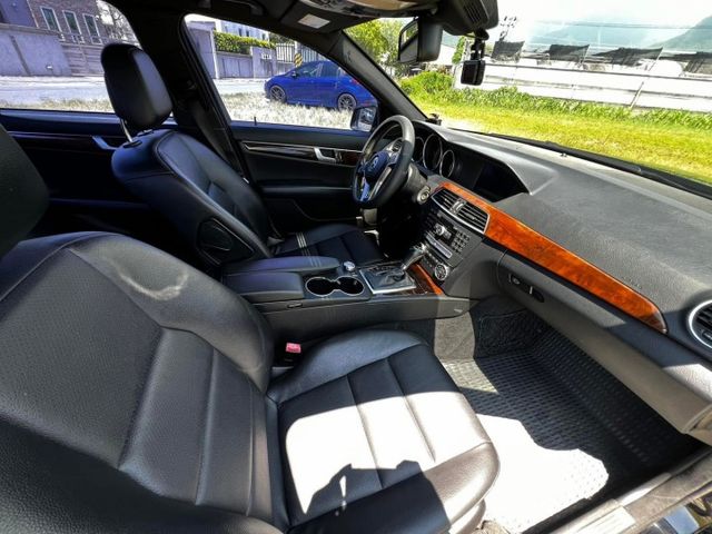 C-CLASS SEDAN W204  第6張相片