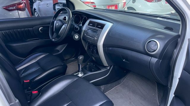 2015年 LIVINA 1.6 大空間大享受/後座可全倒平/載貨.衝浪板無所不能  第4張相片