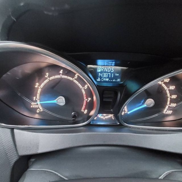 福特 FIESTA 1.5 運動版 /IKEY/ 恆溫空調 ★ 購車送好禮  第6張相片