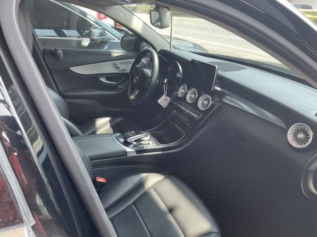 2015年 C300 江湖在走 標配要有  ~豪華轎車 奢華享受  第2張相片