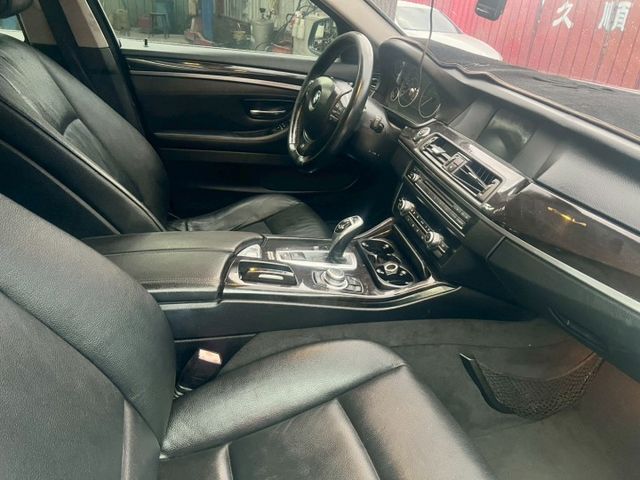 2012年 BMW 520i  五人座 2000cc 豪華中型房車  第4張相片