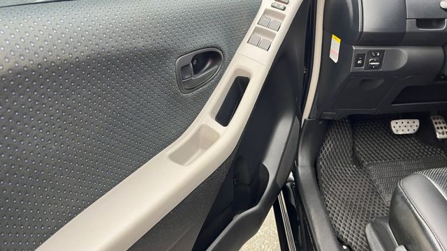 《買車來亨通~萬事亨通》 YARIS 1.5 小鴨好開好停車好省油~行車紀錄器.測速顯示器  第6張相片