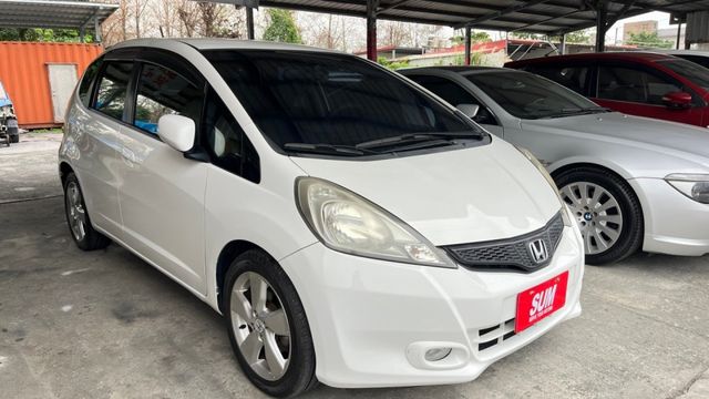 2014 HONDA FIT VTI-S  定速 方向盤快控鍵 換檔快撥片 電摺後視鏡  低里程里程保證 優質代步五門  第1張相片