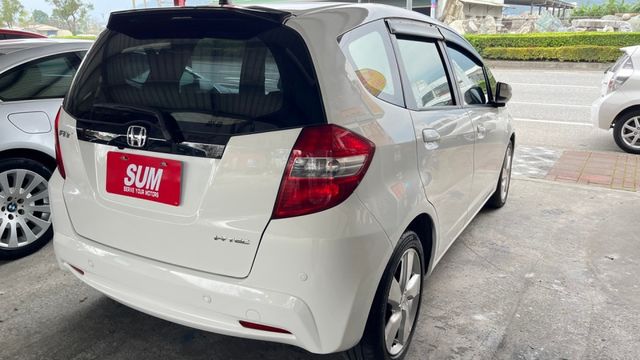 2014 HONDA FIT VTI-S  定速 方向盤快控鍵 換檔快撥片 電摺後視鏡  低里程里程保證 優質代步五門  第11張相片