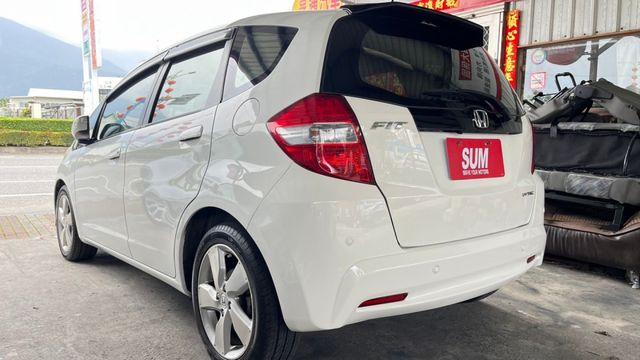 2014 HONDA FIT VTI-S  定速 方向盤快控鍵 換檔快撥片 電摺後視鏡  低里程里程保證 優質代步五門  第12張相片