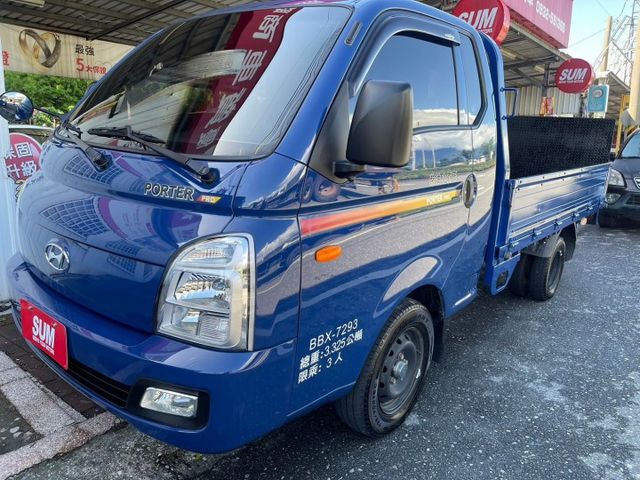 鮮入庫☆ 2022年現代柴油小霸王 大單廂3人座 自排/昇降尾門/一手車原鈑件 可認證  第1張相片