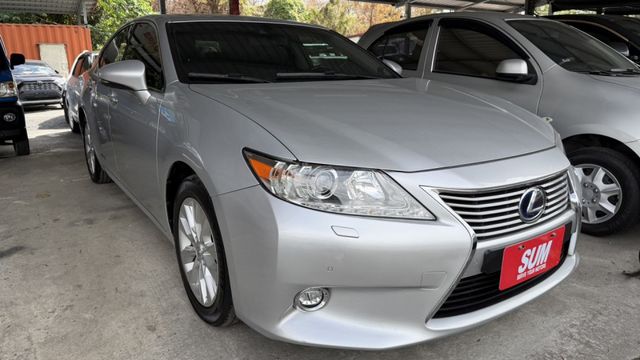 2014年LEXUS 凌志 ES300H 油電車/電動後視鏡/後座出風口/天窗/導航/免鑰匙發動 ★保證里程  第1張相片