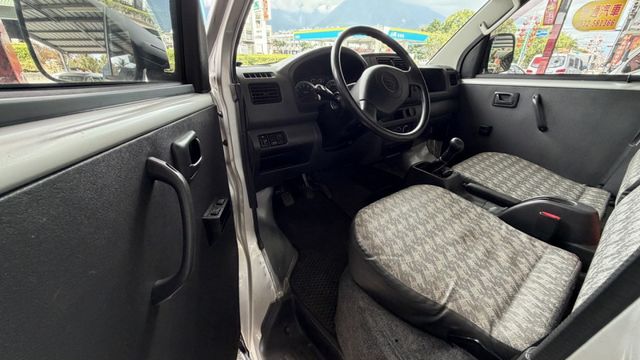 SUZUKI 吉利 SUPER CARRY 篷式貨車 1.6 ★92匹大馬力☆保證里程  第6張相片