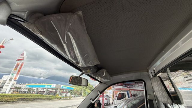 SUZUKI 吉利 SUPER CARRY 篷式貨車 1.6 ★92匹大馬力☆保證里程  第8張相片