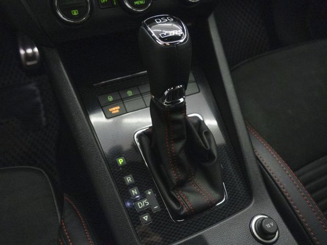 RS版！2016年型 SKODA OCTAVIA 藍 2.0／快撥.定速.循跡防滑.雙區恆溫  第15張相片