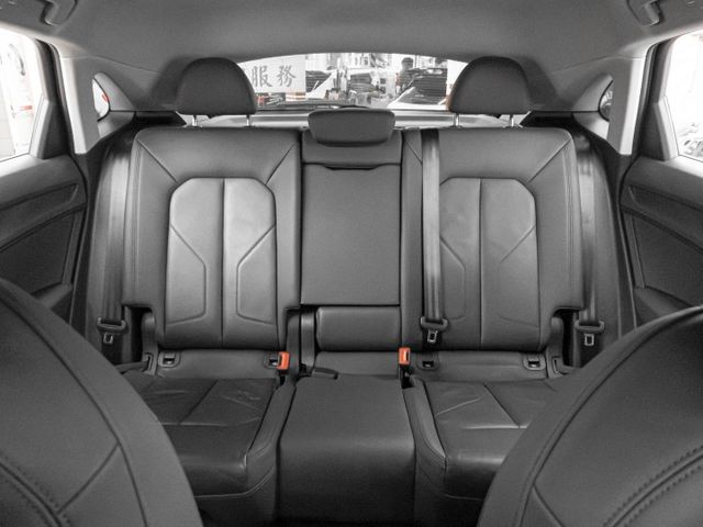 油電休旅！2020年 AUDI奧迪 Q3 Sportback 白 1.5／僅跑3萬.I-KEY.ACC.車偏.盲點.電尾  第10張相片