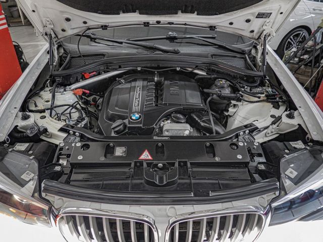 2015年型 BMW寶馬 X4 xDrive35i 白 3.0／I-KEY.定速.環景.電動椅.恆溫.電尾  第3張相片