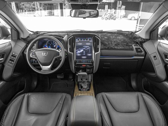 2021年 LUXGEN納智捷 U6 GT 灰 1.8／天窗.I-KEY.定速.環景.電尾門  第7張相片