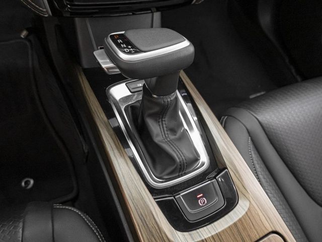 2021年 LUXGEN納智捷 U6 GT 灰 1.8／天窗.I-KEY.定速.環景.電尾門  第14張相片