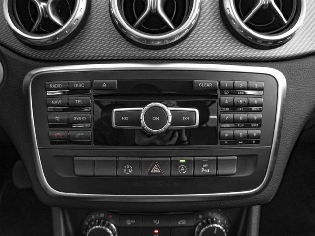 2015年 BENZ賓士 GLA180 紫 1.6／I-KEY.定速.CarPlay.電動椅.電尾  第12張相片