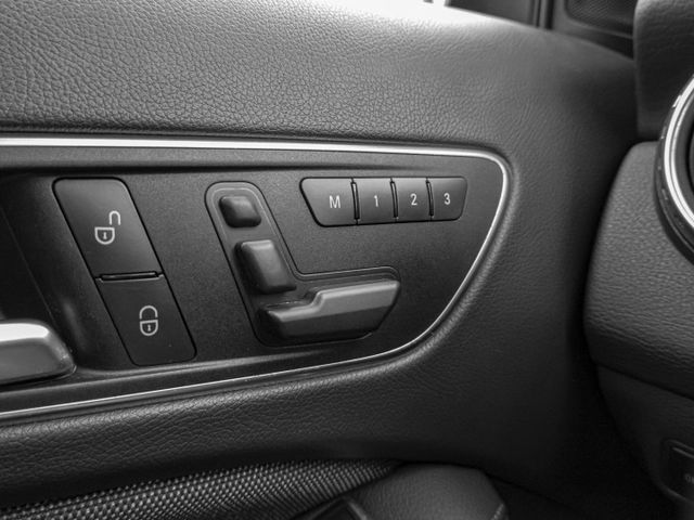 2015年 BENZ賓士 GLA180 紫 1.6／I-KEY.定速.CarPlay.電動椅.電尾  第16張相片
