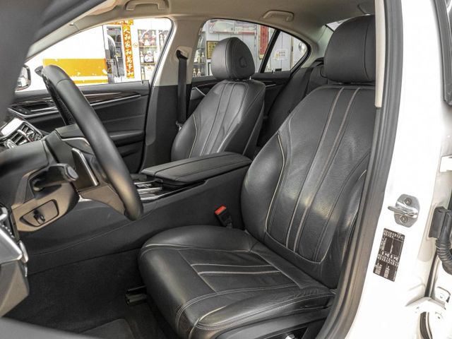 2017年 BMW寶馬 520i 白 2.0／I-KEY.定速.導航.盲點.車偏.電尾  第7張相片