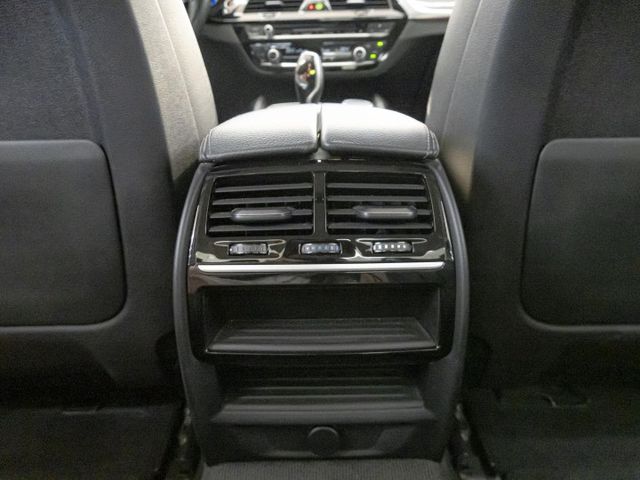 2017年 BMW寶馬 520i 白 2.0／I-KEY.定速.導航.盲點.車偏.電尾  第18張相片