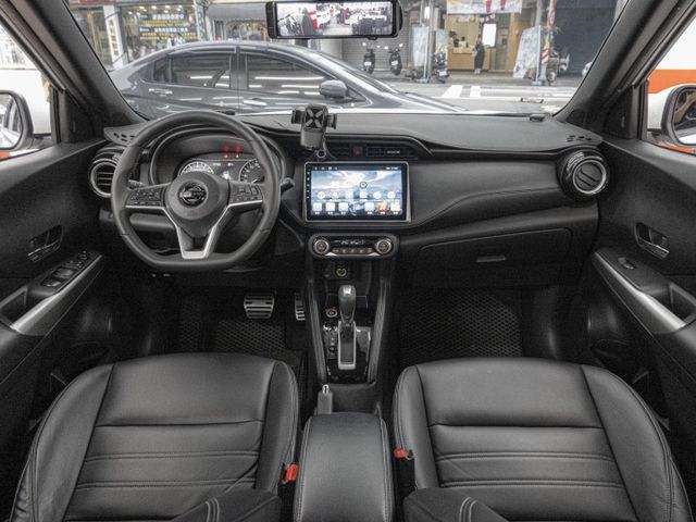 原廠保養！2020年 NISSAN日產 KICKS 白 1.5／I-KEY.定速.盲點.車偏.環景.CarPlay  第7張相片