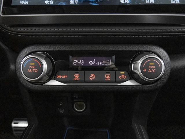 原廠保養！2020年 NISSAN日產 KICKS 白 1.5／I-KEY.定速.盲點.車偏.環景.CarPlay  第12張相片