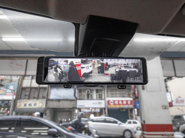 原廠保養！2020年 NISSAN日產 KICKS 白 1.5／I-KEY.定速.盲點.車偏.環景.CarPlay  第15張相片