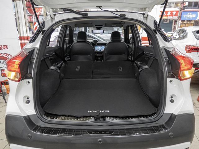 原廠保養！2020年 NISSAN日產 KICKS 白 1.5／I-KEY.定速.盲點.車偏.環景.CarPlay  第20張相片