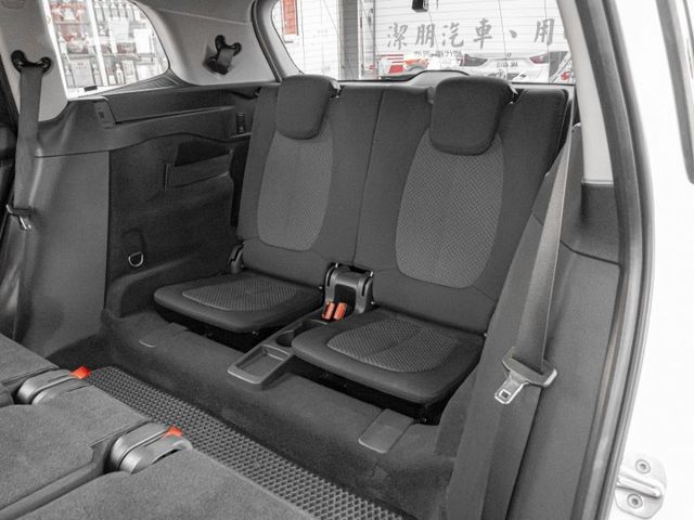 七人座休旅！2015年 BMW寶馬 218D GT 白 2.0／I-KEY.定速.盲點.電動椅.電尾  第11張相片