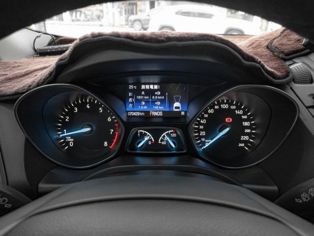 AWD旗艦型！2018年型 FORD福特 KUGA 灰 2.0／全景天窗.ACC.盲點.車偏.電尾.CarPlay  第4張相片