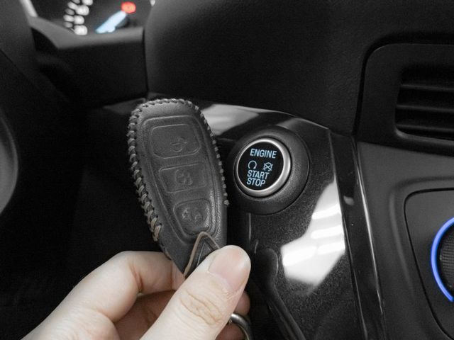 AWD旗艦型！2018年型 FORD福特 KUGA 灰 2.0／全景天窗.ACC.盲點.車偏.電尾.CarPlay  第6張相片