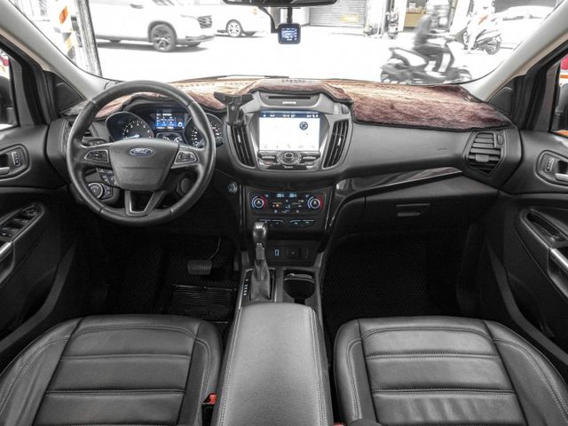 AWD旗艦型！2018年型 FORD福特 KUGA 灰 2.0／全景天窗.ACC.盲點.車偏.電尾.CarPlay  第7張相片
