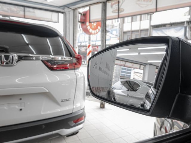 AWD旗艦型！2018年型 FORD福特 KUGA 灰 2.0／全景天窗.ACC.盲點.車偏.電尾.CarPlay  第17張相片