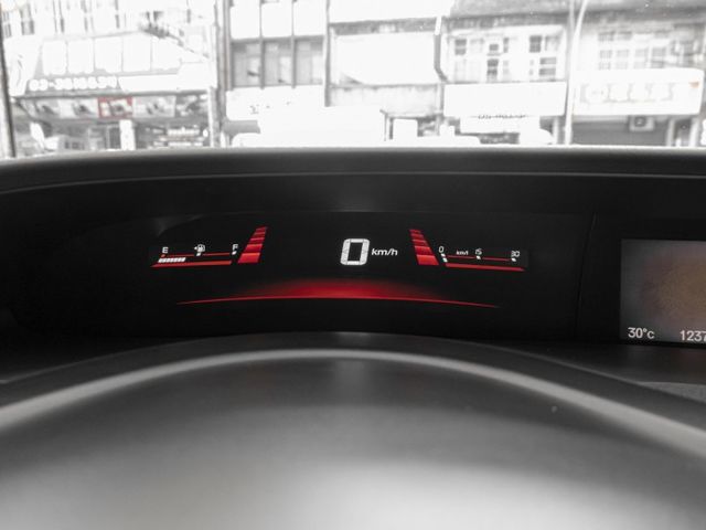 原廠保養！2015年 HONDA本田 CIVIC 紅 2.0／天窗.定速.電動椅.倒車顯影.循跡防滑  第5張相片