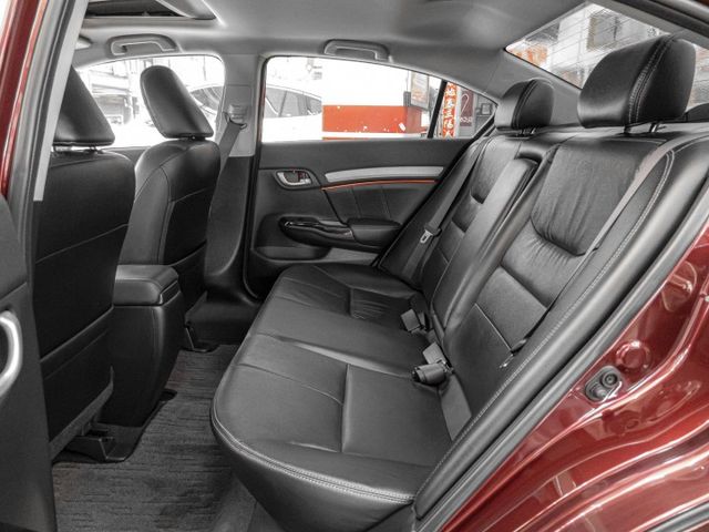 原廠保養！2015年 HONDA本田 CIVIC 紅 2.0／天窗.定速.電動椅.倒車顯影.循跡防滑  第9張相片