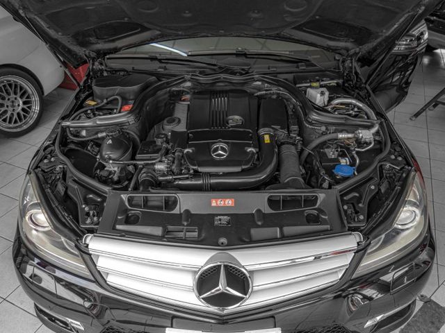 2013年 BENZ賓士 C200 黑 1.8／定速.天窗.倒車顯影.電動椅  第3張相片
