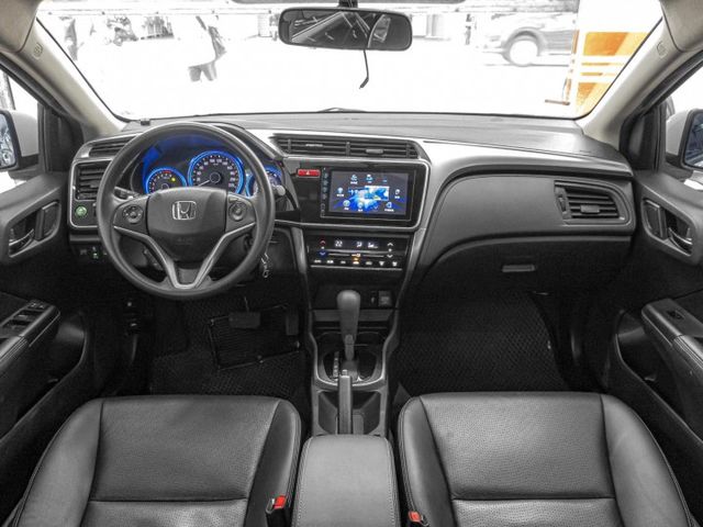 2017年 HONDA本田 CITY 白 1.5／定速.導航.倒車顯影.恆溫  第6張相片