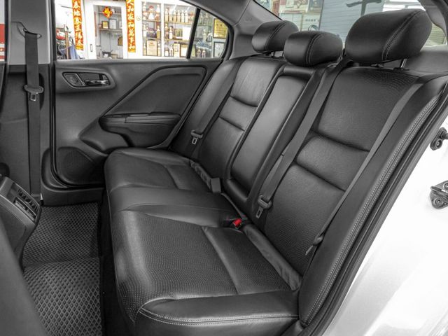 2017年 HONDA本田 CITY 白 1.5／定速.導航.倒車顯影.恆溫  第8張相片