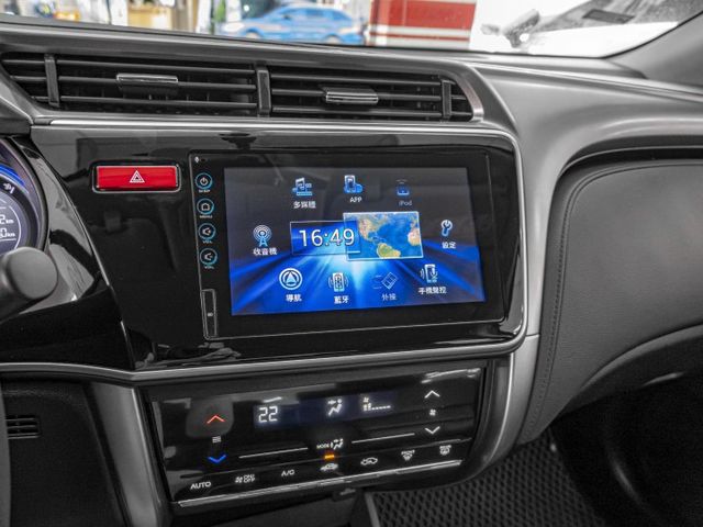 2017年 HONDA本田 CITY 白 1.5／定速.導航.倒車顯影.恆溫  第10張相片